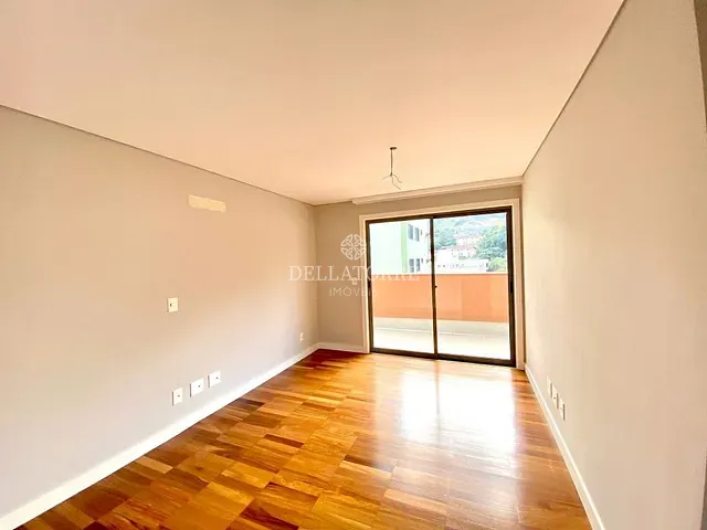 Cobertura / Penthouse com 207m² 3 quartos e 3 banheiros, à venda, no bairro Agriões em Teresópolis