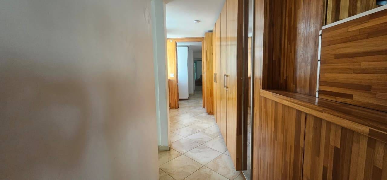 Cobertura / Penthouse à venda, Rua Visconde de Pirajá - Ipanema. 4 quartos, 3 suites ao lado do metro. 2 vagas na escritura. 316m².