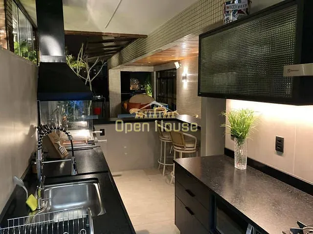 Cobertura / Penthouse com 511m² 4 quartos e 3 banheiros, à venda, no bairro Aterrado em Volta Redonda