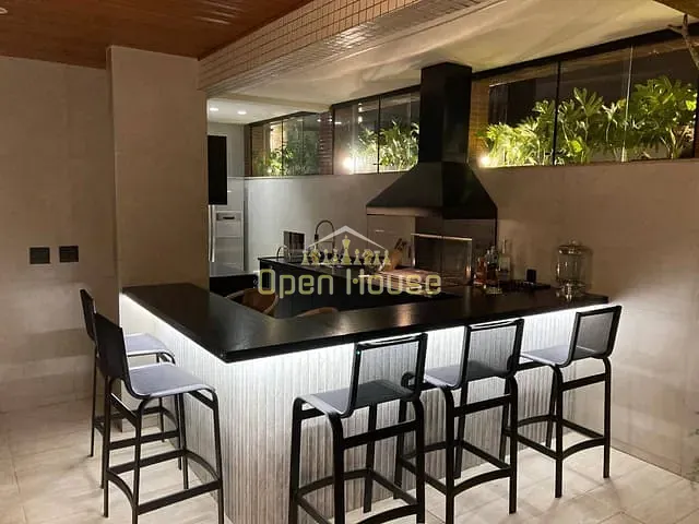 Cobertura / Penthouse com 511m² 4 quartos e 3 banheiros, à venda, no bairro Aterrado em Volta Redonda