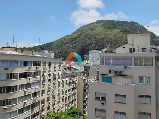 Cobertura / Penthouse com 120m² 3 quartos e 2 banheiros, à venda ou para alugar, no bairro Copacabana em Rio de Janeiro