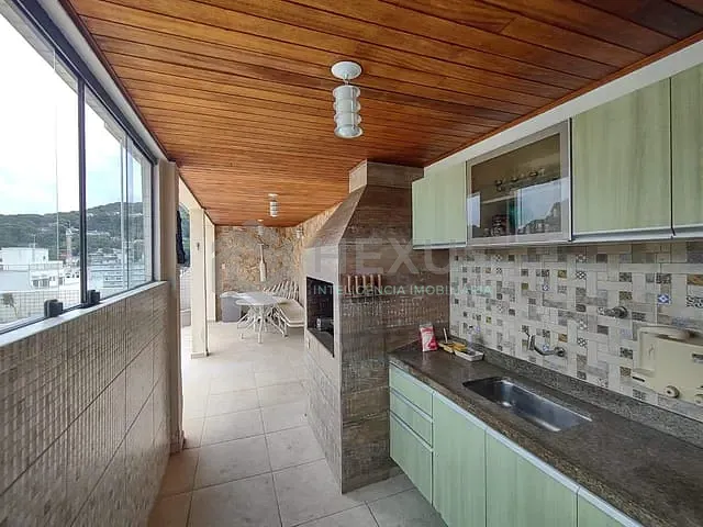 Cobertura / Penthouse com 300m² 4 quartos e 4 banheiros, à venda, no bairro Enseada em Guarujá