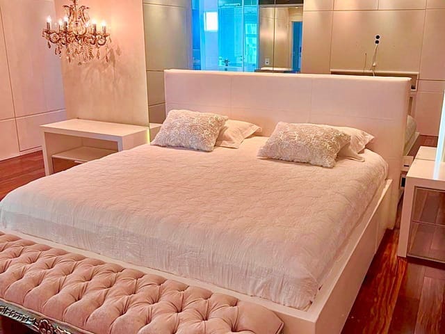 Cobertura / Penthouse com 400m² 4 quartos e 5 banheiros, à venda, no bairro Centro em Balneário Camboriú
