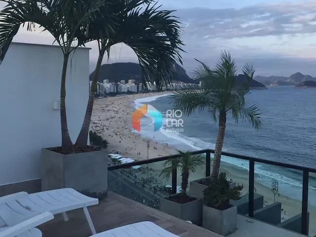 Cobertura / Penthouse com 300m² 4 quartos e 1 banheiro, à venda, no bairro Copacabana em Rio de Janeiro