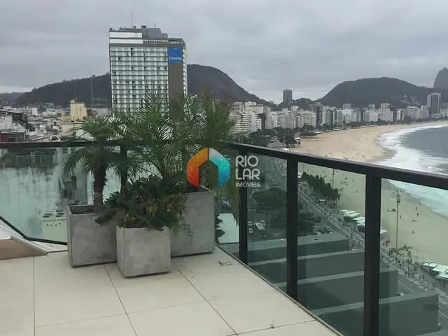 Cobertura / Penthouse com 300m² 4 quartos e 1 banheiro, à venda, no bairro Copacabana em Rio de Janeiro