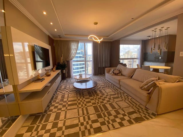 Cobertura / Penthouse com 348m² 4 quartos e 5 banheiros, à venda, no bairro Meia Praia em Itapema