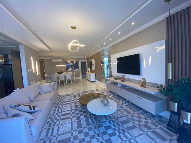 Cobertura / Penthouse com 348m² 4 quartos e 5 banheiros, à venda, no bairro Meia Praia em Itapema
