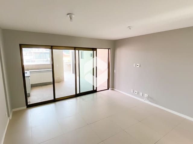 Cobertura / Penthouse com 250m² 3 quartos e 5 banheiros, à venda, no bairro Barra da Tijuca em Rio de Janeiro