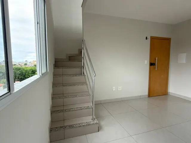 Cobertura / Penthouse 2 quartos e 1 banheiro, à venda, no bairro Santa Mônica em Belo Horizonte