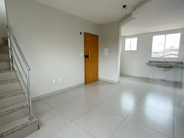 Cobertura / Penthouse 2 quartos e 1 banheiro, à venda, no bairro Santa Mônica em Belo Horizonte