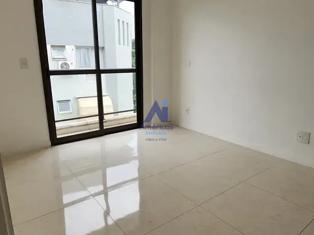 Cobertura / Penthouse 4 quartos e 3 banheiros, para alugar, no bairro Anil em Rio de Janeiro