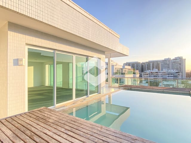 Cobertura / Penthouse com 575m² 4 quartos e 6 banheiros, à venda, no bairro Barra da Tijuca em Rio de Janeiro