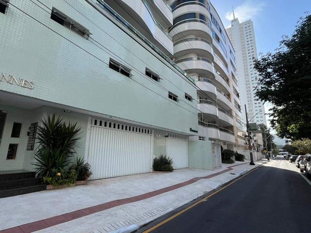 Cobertura / Penthouse com 180m² 3 quartos e 4 banheiros, à venda, no bairro Centro em Balneário Camboriú