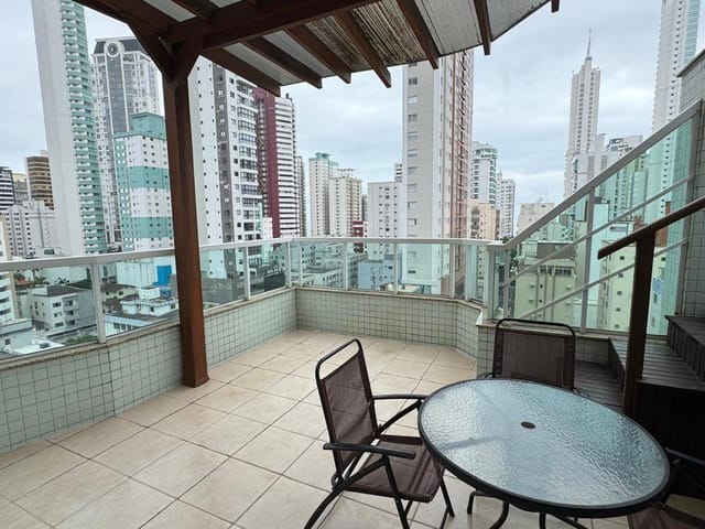 Cobertura / Penthouse com 180m² 3 quartos e 4 banheiros, à venda, no bairro Centro em Balneário Camboriú