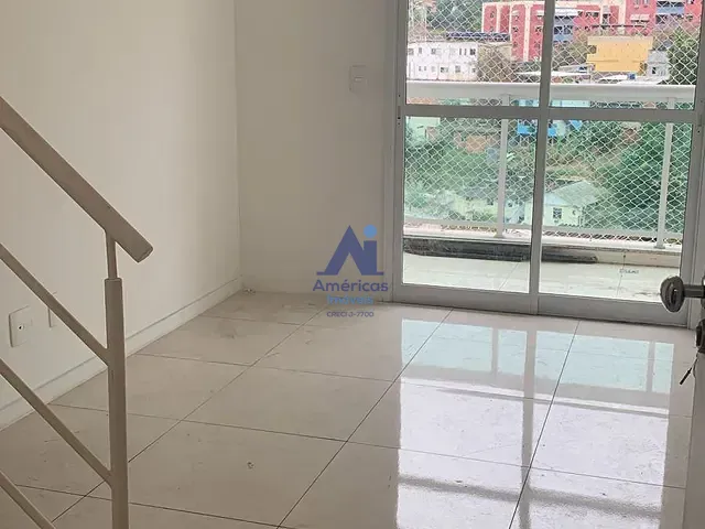 Cobertura / Penthouse 3 quartos e 2 banheiros, para alugar, no bairro Pechincha em Rio de Janeiro
