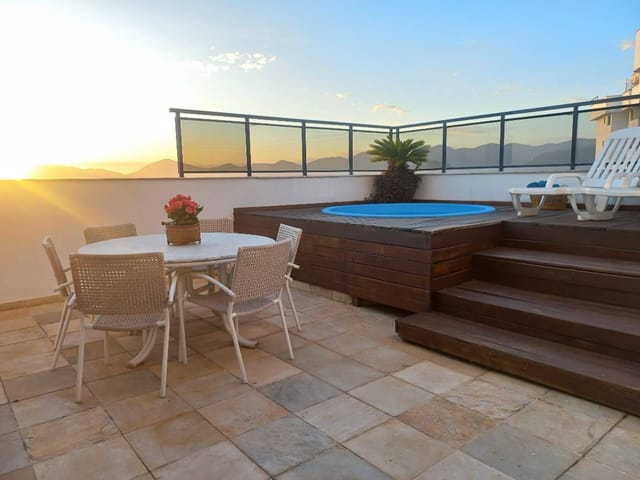 Cobertura / Penthouse com 180m² 3 quartos e 3 banheiros, para alugar, no bairro Recreio dos Bandeirantes em Rio de Janeiro