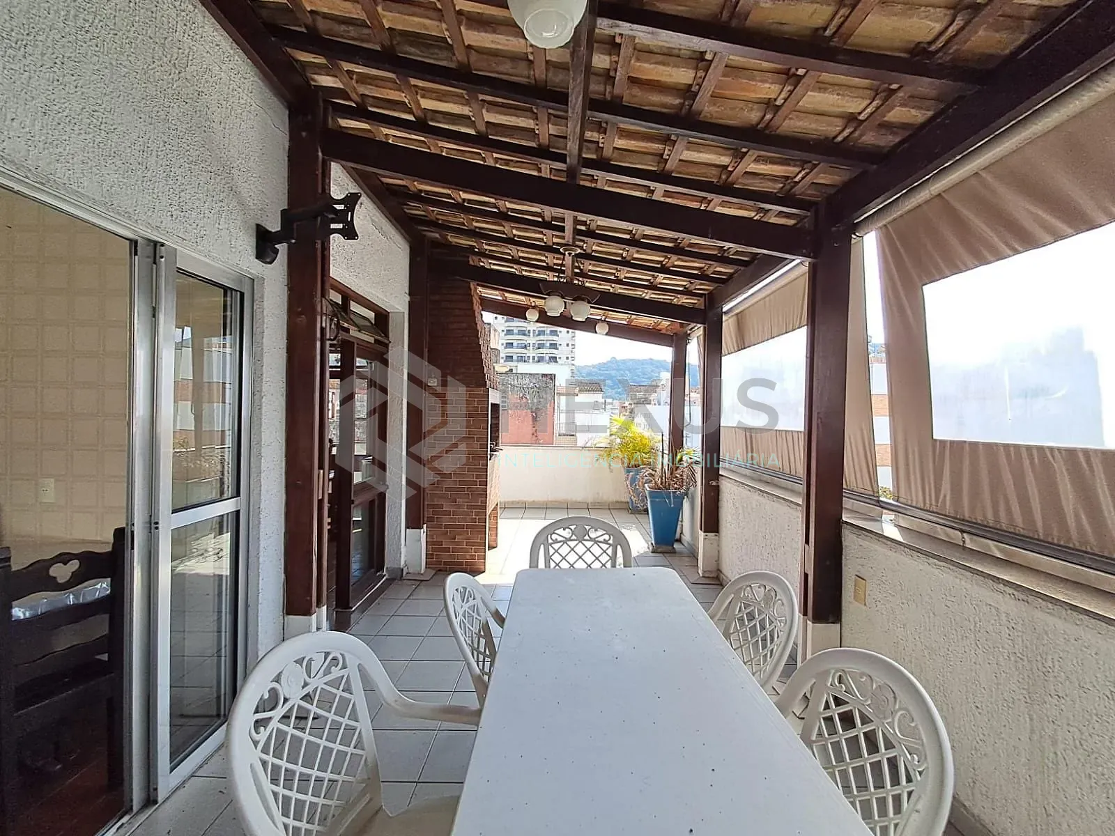 Cobertura, 3 quartos, 210 m² - Foto 1