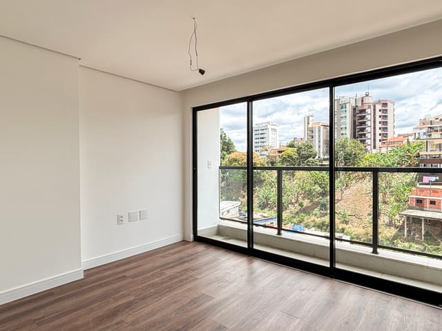 Cobertura / Penthouse 4 quartos e 3 banheiros, à venda, no bairro Santa Helena em Juiz de Fora