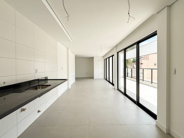Cobertura / Penthouse 4 quartos e 3 banheiros, à venda, no bairro Santa Helena em Juiz de Fora