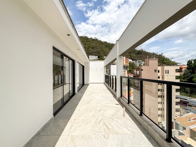 Cobertura / Penthouse 4 quartos e 3 banheiros, à venda, no bairro Santa Helena em Juiz de Fora