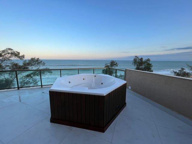 Cobertura / Penthouse com 213m² 4 quartos e 5 banheiros, à venda, no bairro Praia do Pecado em Macaé