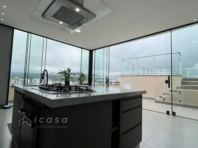 Cobertura / Penthouse com 233m² 3 quartos e 3 banheiros, à venda, no bairro Centro em Ubatuba