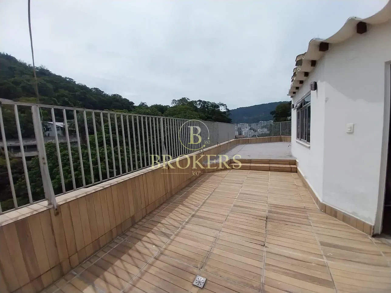 Cobertura duplex com vista panorâmica em localização estratégica entre Botafogo e Laranjeiras