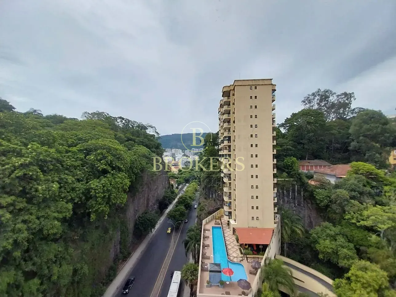 Cobertura duplex com vista panorâmica em localização estratégica entre Botafogo e Laranjeiras