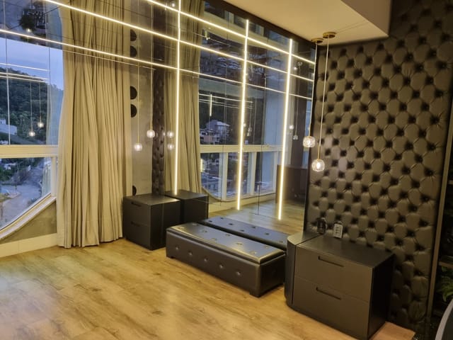 Cobertura / Penthouse com 223m² 3 quartos e 3 banheiros, à venda, no bairro Cabeçudas em Itajaí