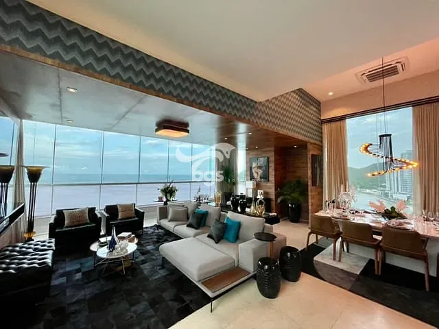 Cobertura / Penthouse com 890m² 7 quartos e 10 banheiros, à venda, no bairro Centro em Balneário Camboriú