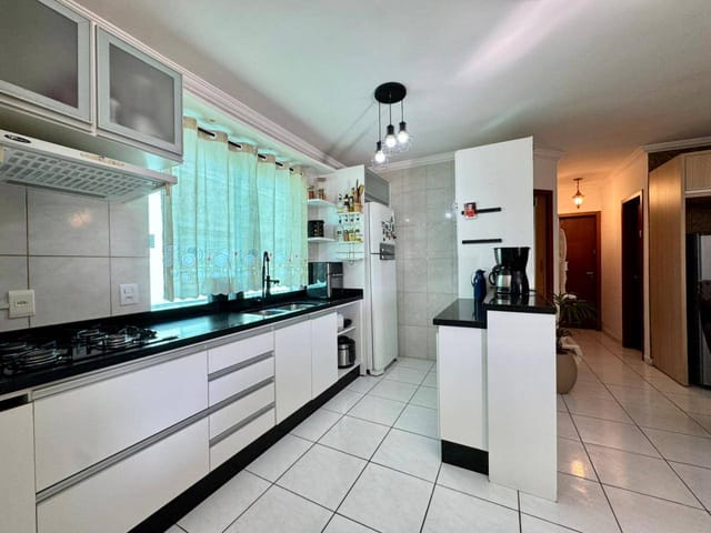 Cobertura / Penthouse 3 quartos e 2 banheiros, à venda, no bairro Ingleses do Rio Vermelho em Florianópolis