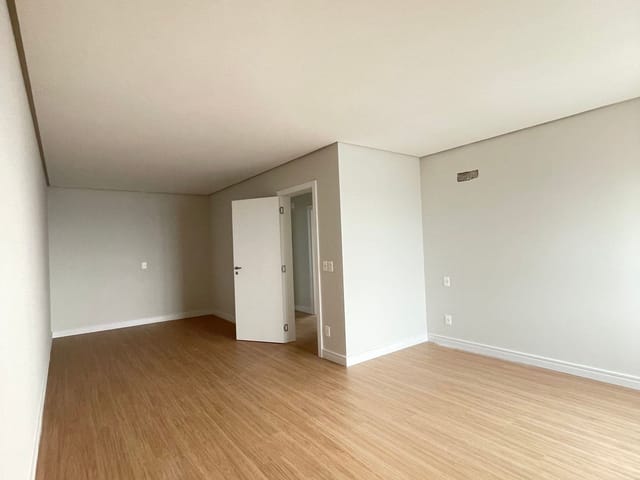 Cobertura / Penthouse 3 quartos e 3 banheiros, à venda, no bairro Universitário em Caxias do Sul