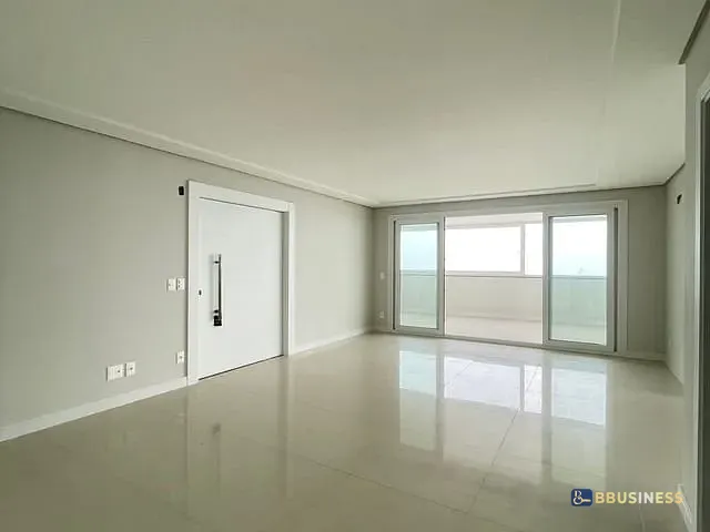 Cobertura / Penthouse 3 quartos e 3 banheiros, à venda, no bairro Universitário em Caxias do Sul