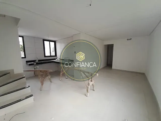 Cobertura / Penthouse 4 quartos e 3 banheiros, à venda, no bairro Sagrada Família em Belo Horizonte
