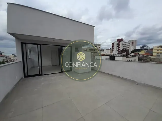 Cobertura / Penthouse 4 quartos e 3 banheiros, à venda, no bairro Sagrada Família em Belo Horizonte