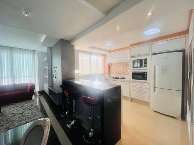 Cobertura / Penthouse com 305m² 4 quartos e 5 banheiros, à venda, no bairro Centro em Balneário Camboriú