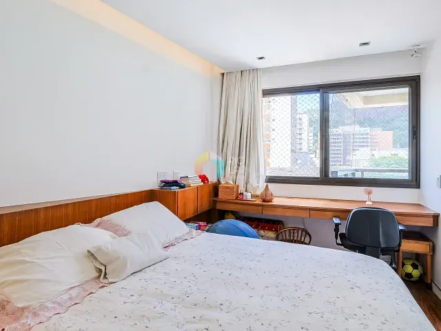 Cobertura / Penthouse com 235m² 4 quartos e 6 banheiros, à venda, no bairro Botafogo em Rio de Janeiro