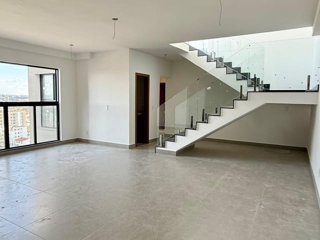 Cobertura / Penthouse 4 quartos e 2 banheiros, à venda, no bairro Centro em Lavras