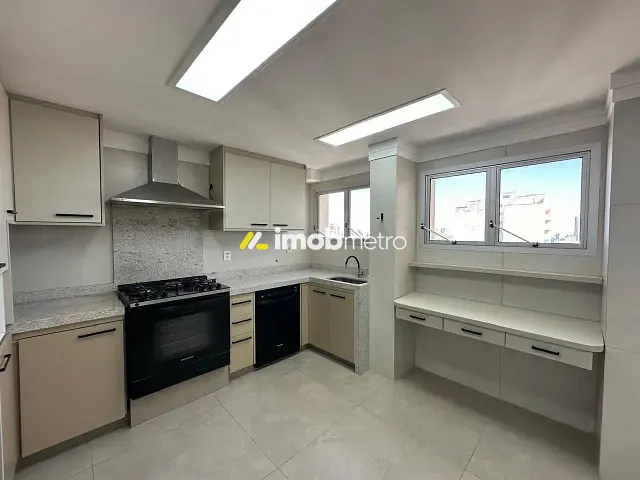 Cobertura / Penthouse 3 quartos e 5 banheiros, à venda ou para alugar, no bairro Centro em Campinas