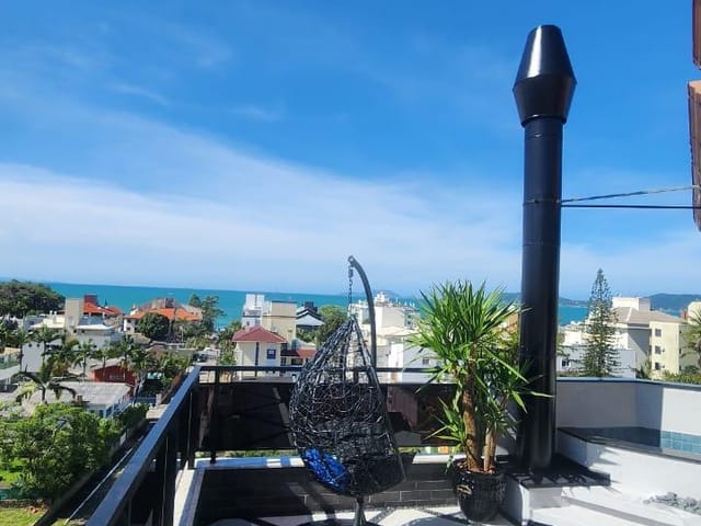 Cobertura / Penthouse com 120m² 3 quartos e 3 banheiros, à venda, no bairro Canasvieiras em Florianópolis