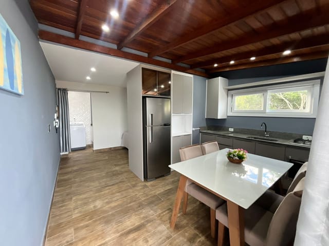 Cobertura / Penthouse com 120m² 1 quarto e 1 banheiro, para alugar, no bairro Ingleses do Rio Vermelho em Florianópolis