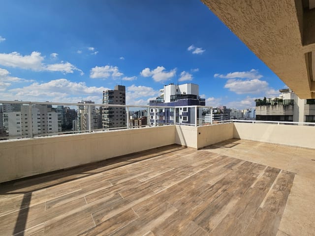 Foto do Cobertura / Penthouse - Cobertura à venda em Moema Pássaros com 234m², 4 dormitórios, 5 banheiros, 3 vagas, piscina. | Paulista Imóveis.