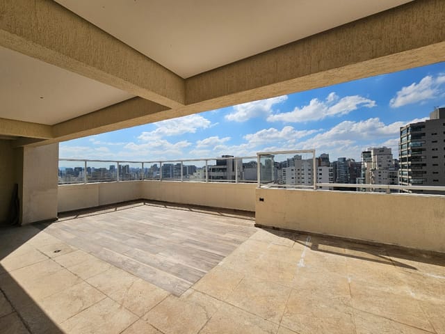 Foto do Cobertura / Penthouse - Cobertura à venda em Moema Pássaros com 234m², 4 dormitórios, 5 banheiros, 3 vagas, piscina. | Paulista Imóveis.