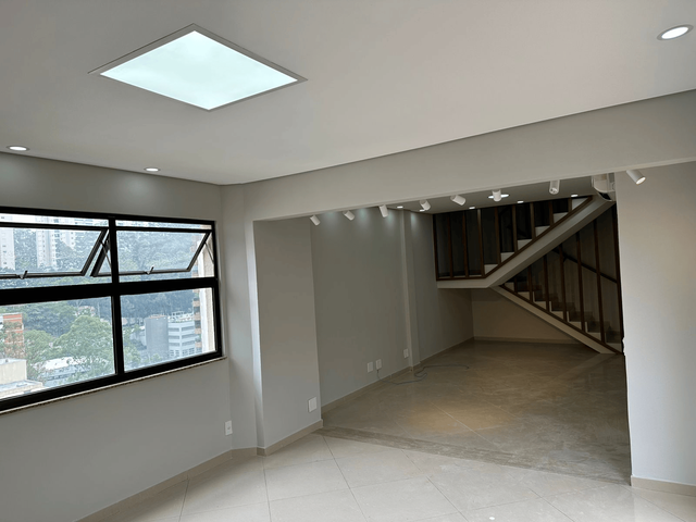Cobertura / Penthouse 3 quartos e 4 banheiros, para alugar, no bairro Jardim Londrina em São Paulo