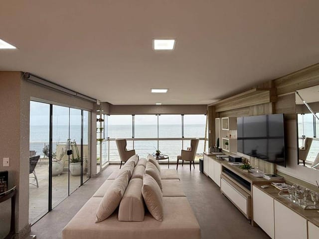 Cobertura / Penthouse com 576m² 4 quartos e 2 banheiros, à venda, no bairro Meia Praia em Itapema