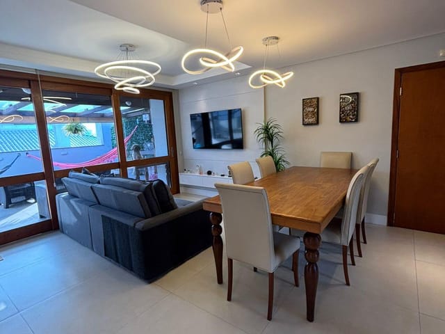 Cobertura / Penthouse 4 quartos e 3 banheiros, à venda, no bairro Ingleses do Rio Vermelho em Florianópolis