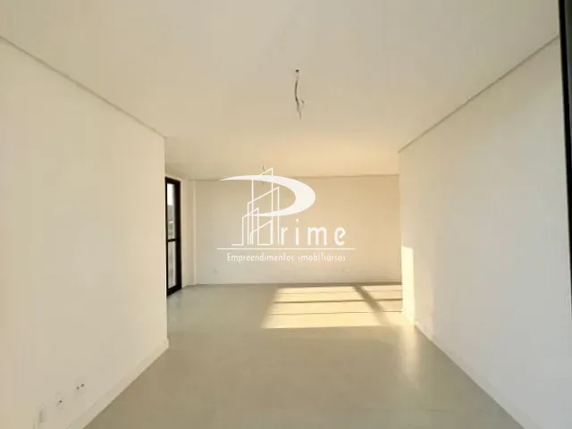 Cobertura / Penthouse com 320m² 4 quartos e 3 banheiros, à venda, no bairro Camboinhas em Niterói