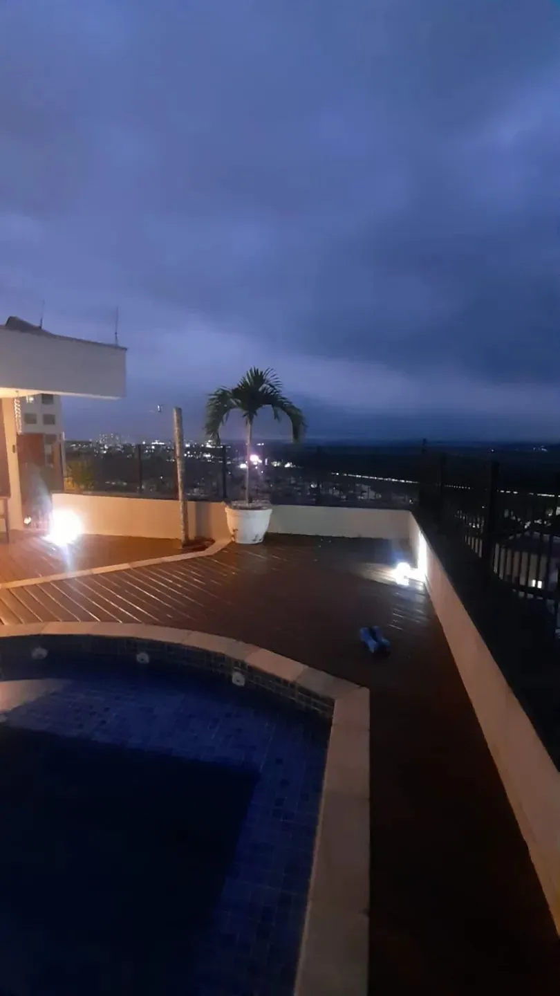 Cobertura, 3 quartos, 210 m² - Foto 2