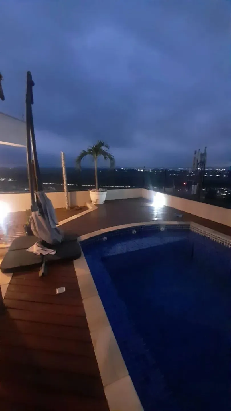 Cobertura, 3 quartos, 210 m² - Foto 1