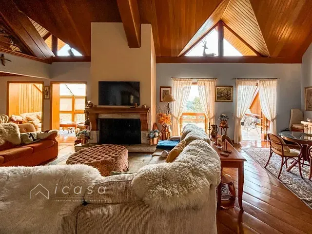 Cobertura / Penthouse com 315m² 3 quartos e 5 banheiros, à venda ou para alugar, no bairro Vila Inglesa em Campos do Jordão